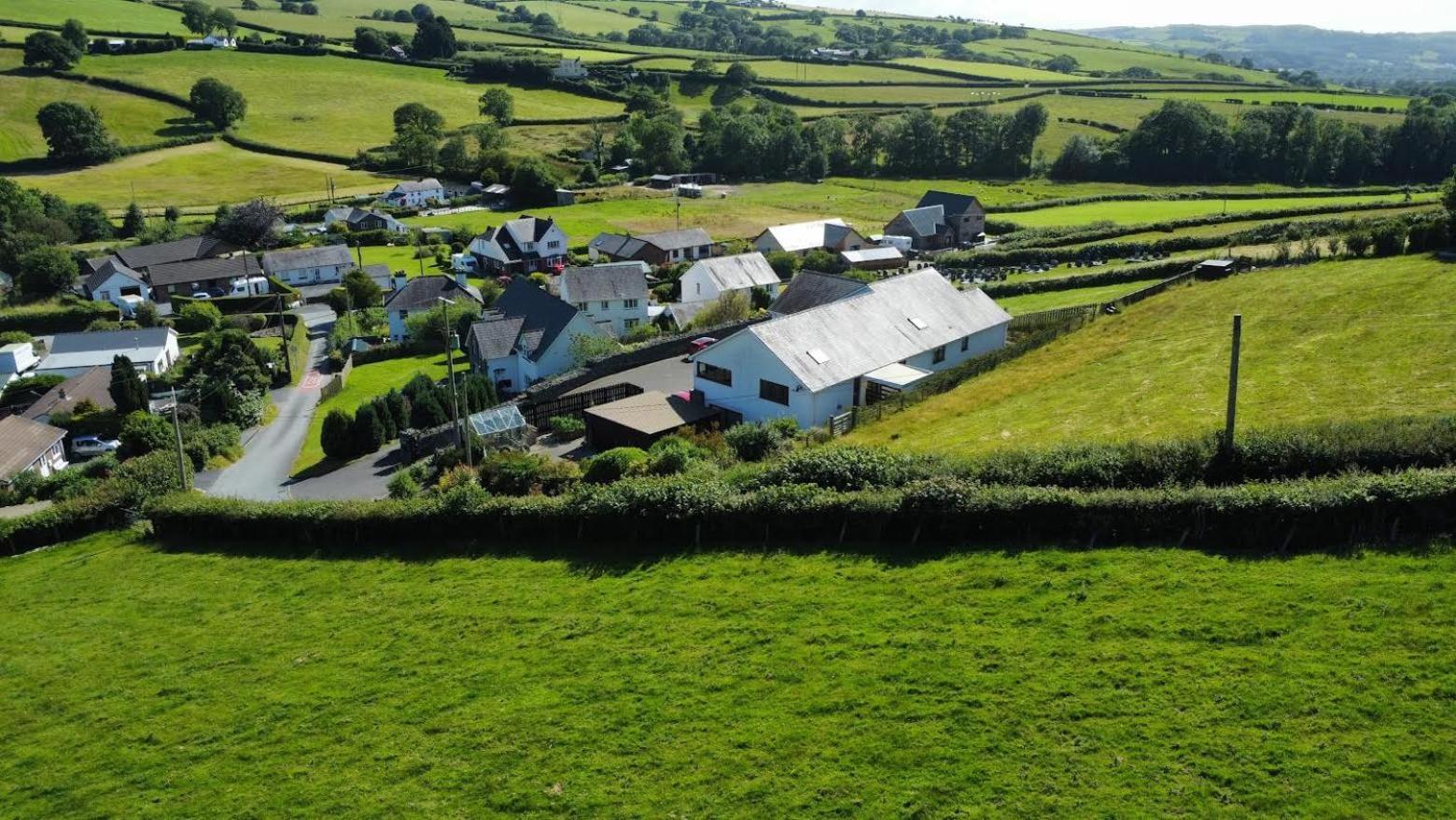 Y Grange Bed & Breakfast Llanfihangel-y-Creuddyn Exterior foto