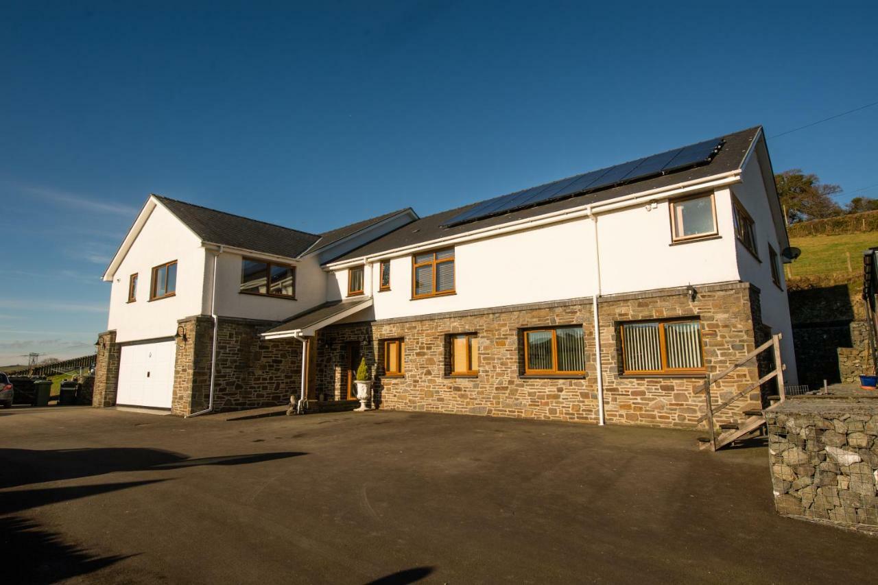 Y Grange Bed & Breakfast Llanfihangel-y-Creuddyn Exterior foto