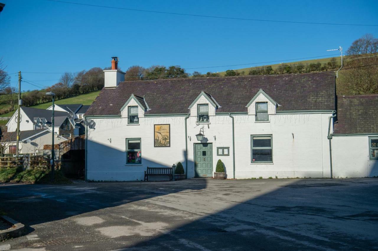 Y Grange Bed & Breakfast Llanfihangel-y-Creuddyn Exterior foto